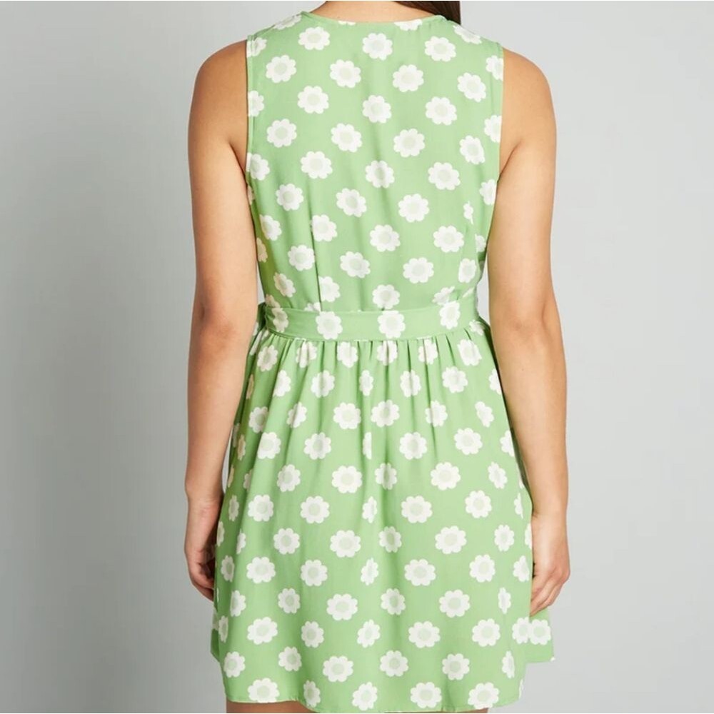 NWT Modcloth Daisy Reto "Pose Without Saying" Wrap Dress - Picture 12 of 13